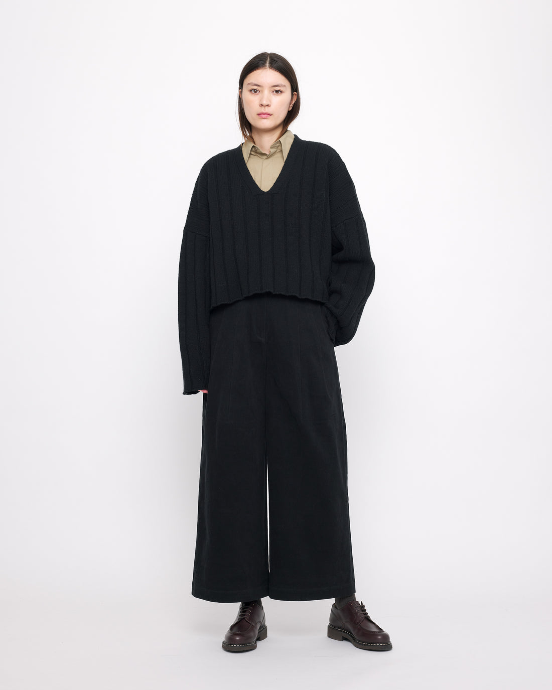 Oversized Ribbed V-Neck - Black