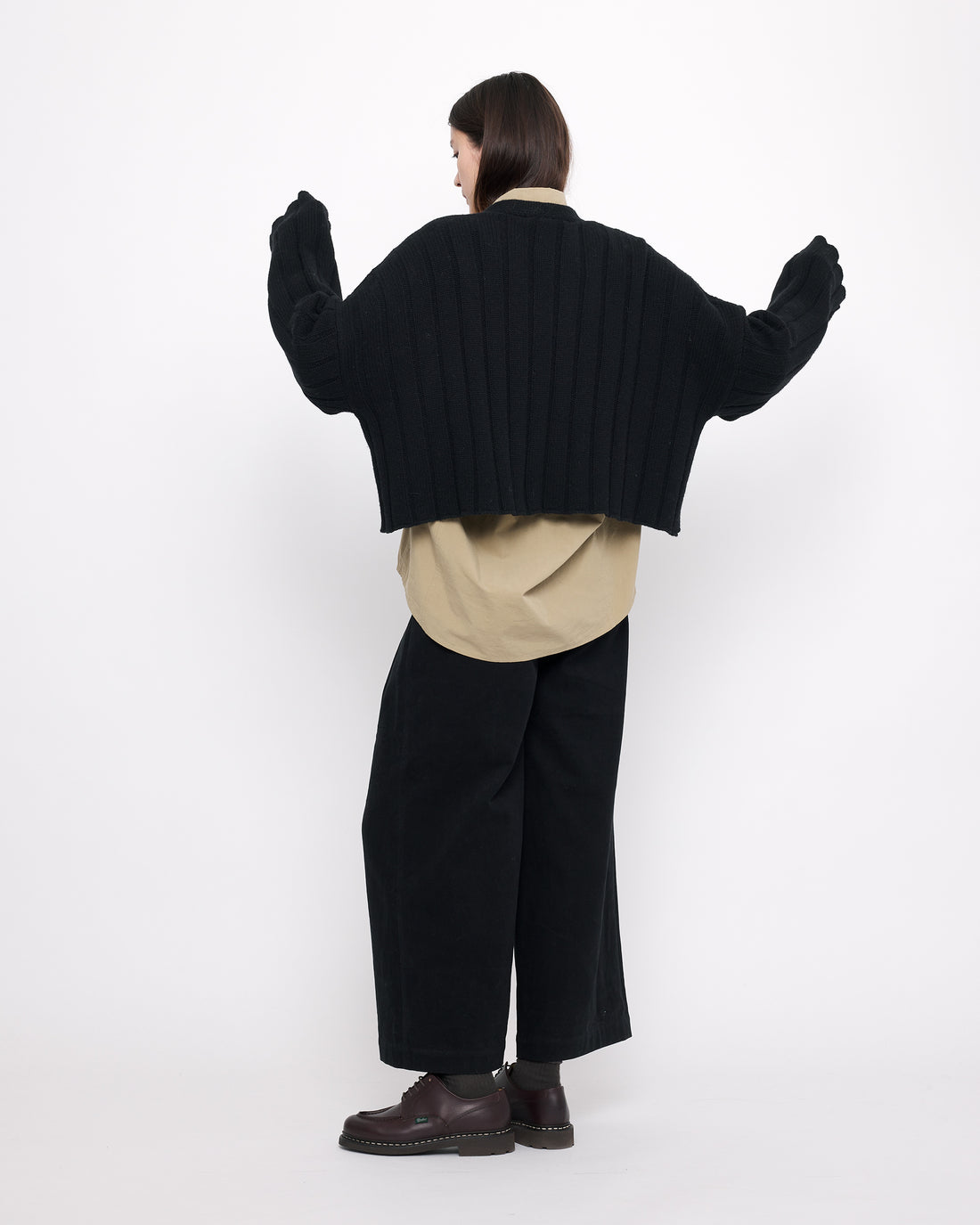 Oversized Ribbed V-Neck - Black