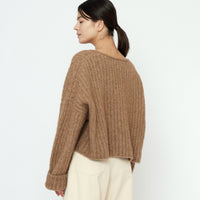 Chunky V-Neck Sweater - FW25 - Caramel Brown