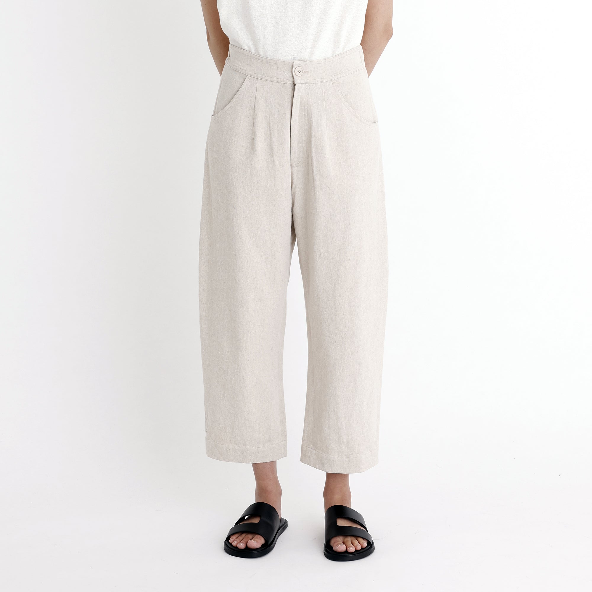 Signature Curve Legged Trouser - Oatmeal – 7115 by Szeki - Copenhagen