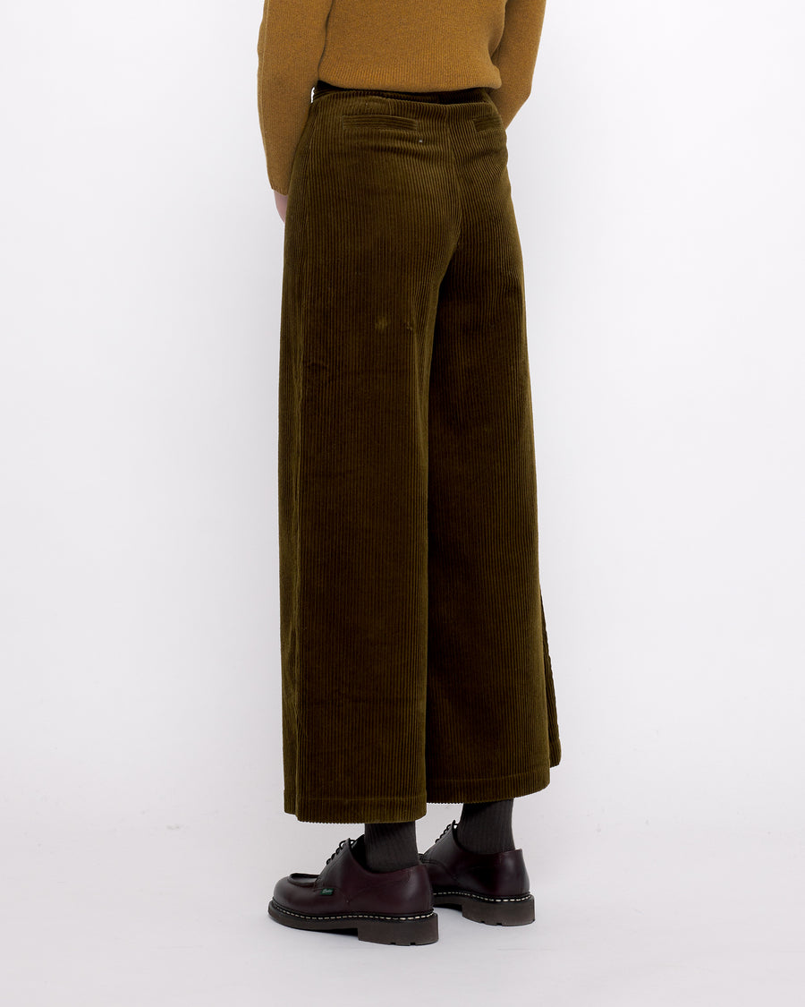 Classic Wide-Legged Trouser - Corduroy Edition - FW24 - Dark Kelp