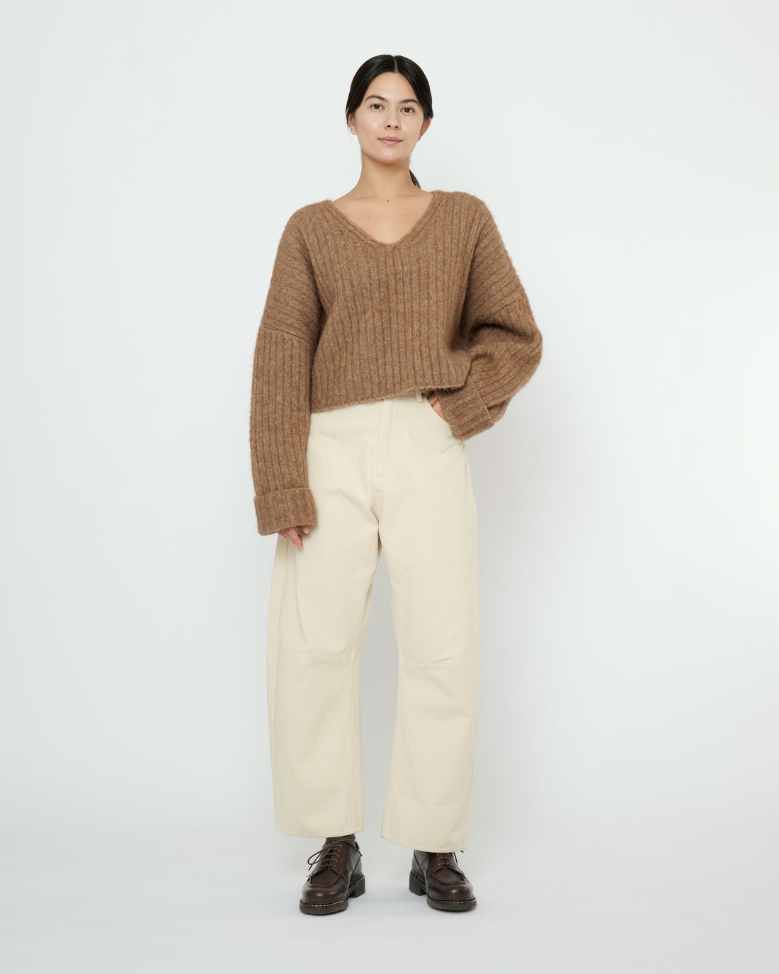 Chunky V-Neck Sweater - FW25 - Caramel Brown