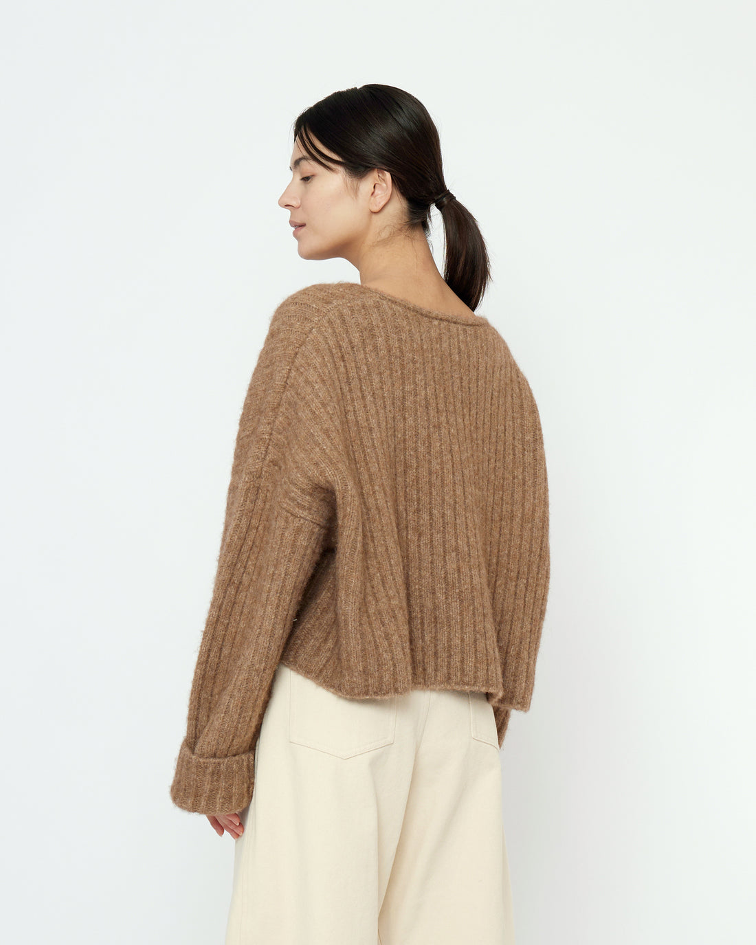 Chunky V-Neck Sweater - FW25 - Caramel Brown