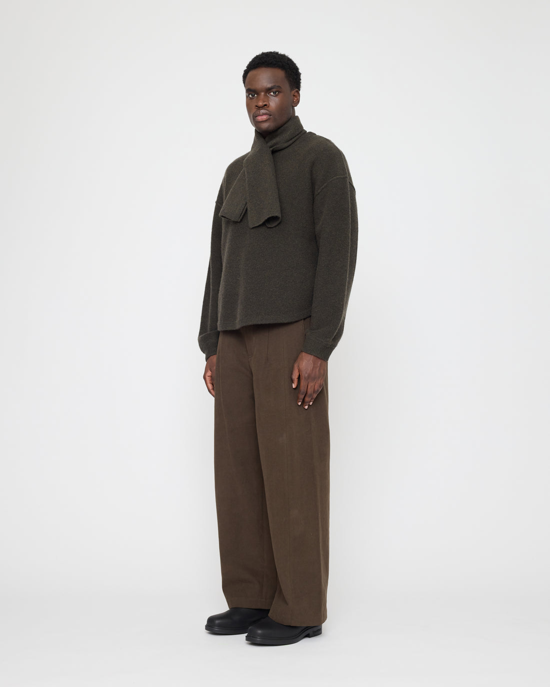 Cross Scarf - FW26 - Olive Brown