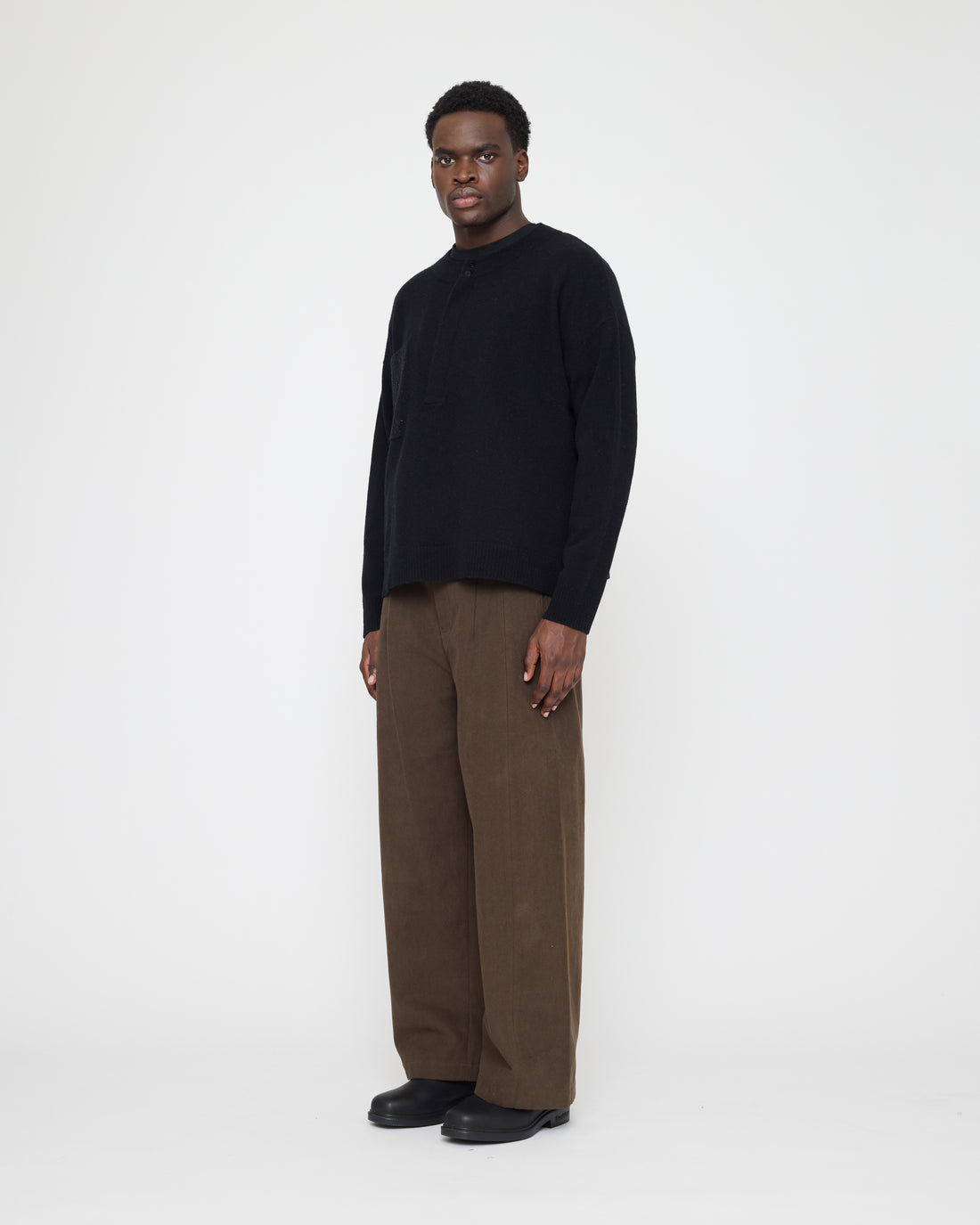Relaxed Pocket Sweater - FW26 - Black