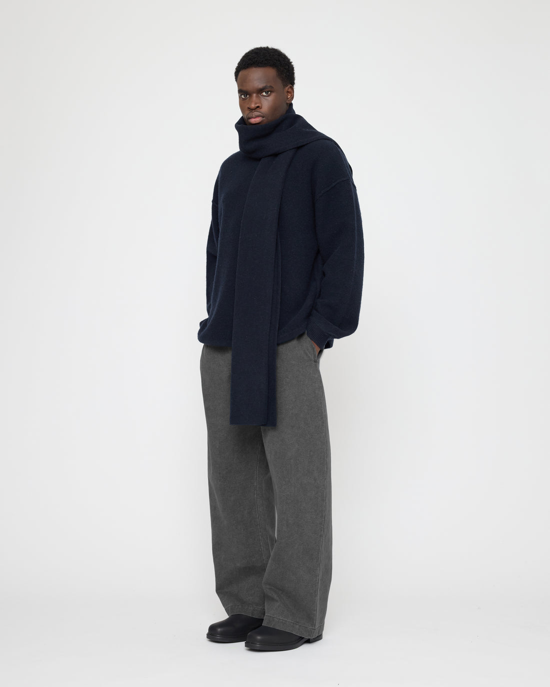 Long Wool Scarf - FW26 - Navy Black