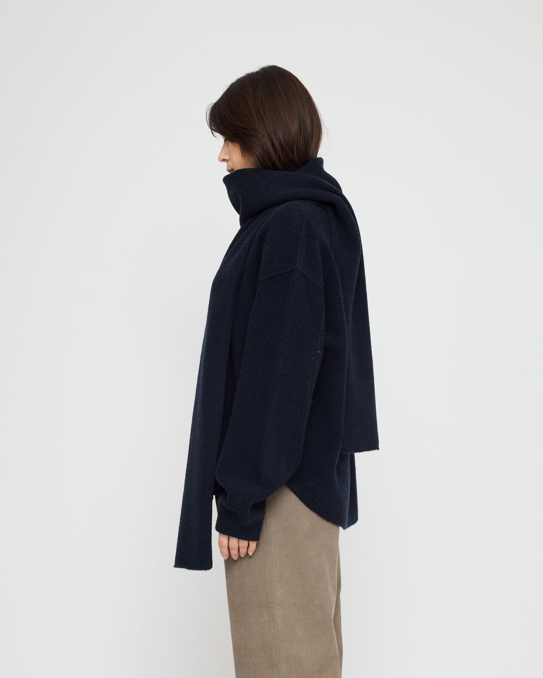 Long Wool Scarf - FW26 - Navy Black
